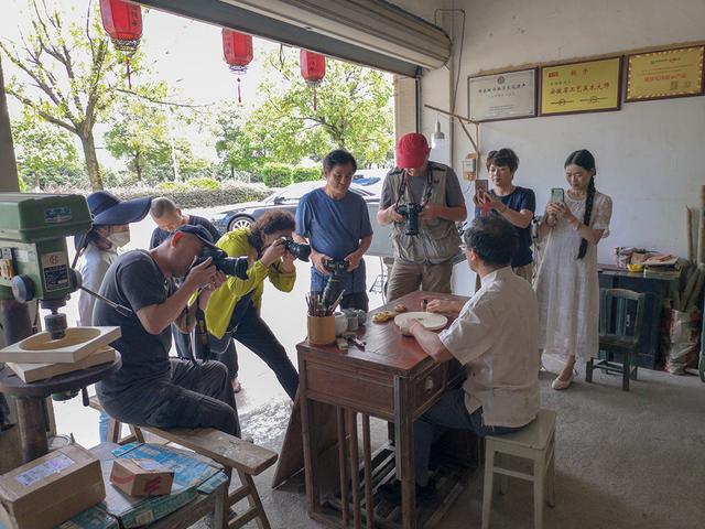 今日头条：探访“非遗传承人”汪祖盼的罗盘制作工艺